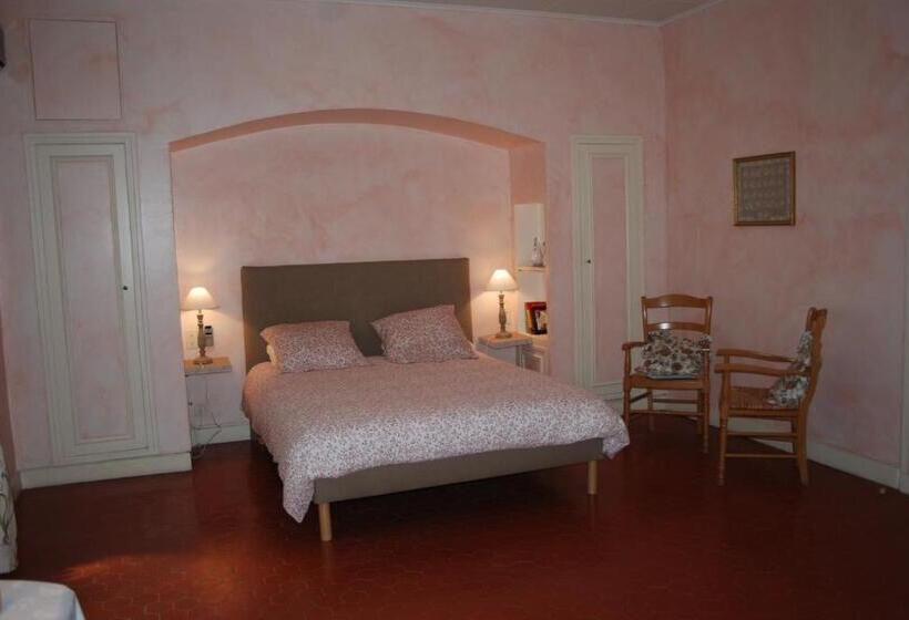 تختخواب و صبحانه Château Cornillon