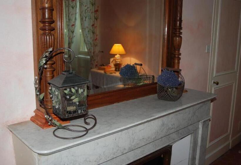 تختخواب و صبحانه Château Cornillon