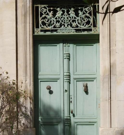 تختخواب و صبحانه Château Cornillon