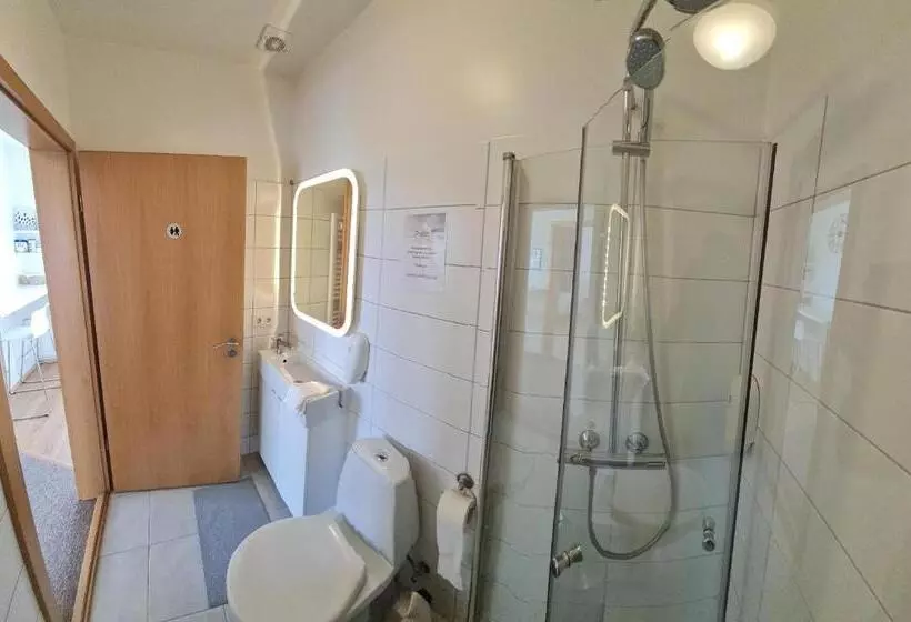 تختخواب و صبحانه Hofn Guesthouse