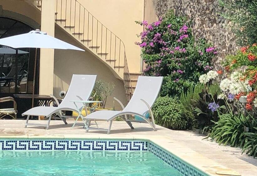 مبيت وإفطار La Casa Occitane