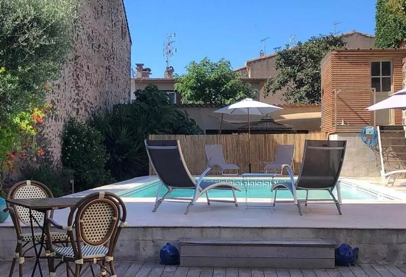 تختخواب و صبحانه La Casa Occitane