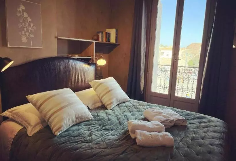 تختخواب و صبحانه La Casa Occitane