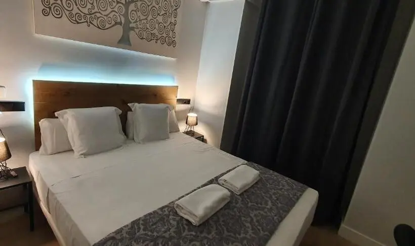 مسافرخانه Ch Otello Rooms I   Madrid