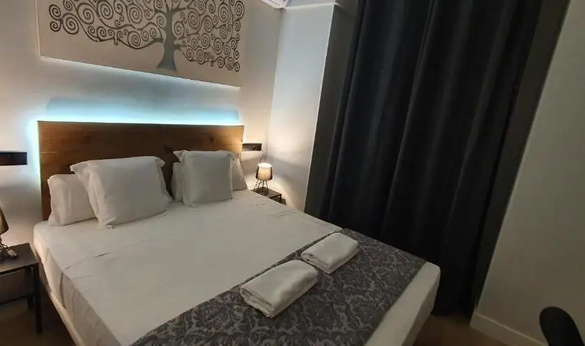 مسافرخانه Ch Otello Rooms I   Madrid