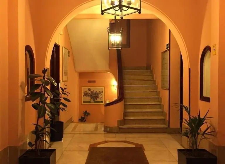 مسافرخانه Ch Otello Rooms I   Madrid