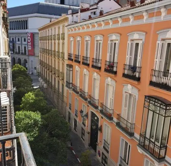 مسافرخانه Ch Otello Rooms I   Madrid
