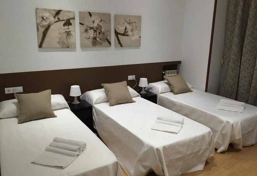 مسافرخانه Ch Otello Rooms I Madrid
