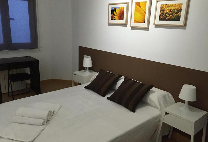 مسافرخانه Ch Otello Rooms I Madrid