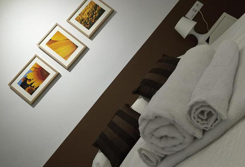 مسافرخانه Ch Otello Rooms I Madrid