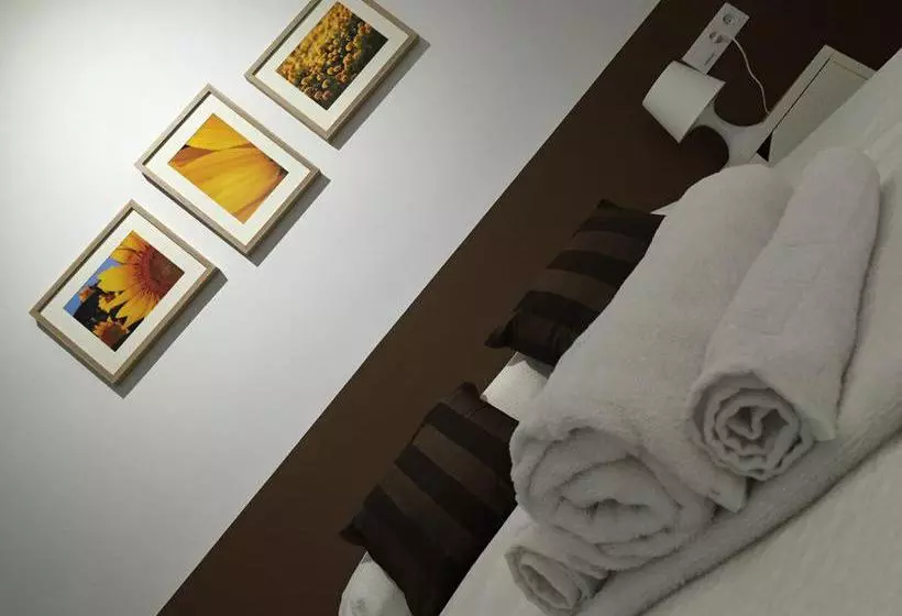 مسافرخانه Ch Otello Rooms I   Madrid