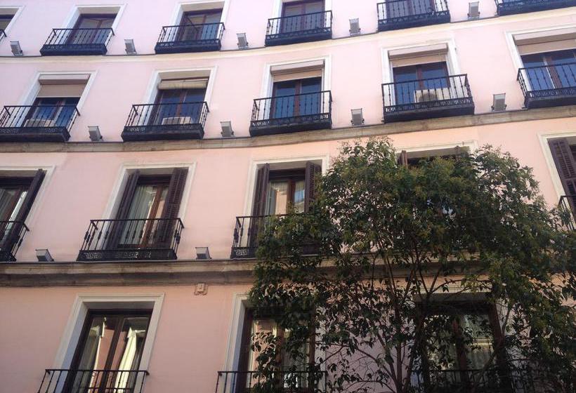 مسافرخانه Ch Otello Rooms I Madrid