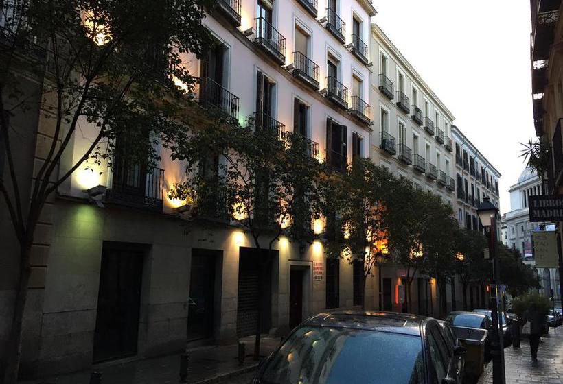 مسافرخانه Ch Otello Rooms I Madrid