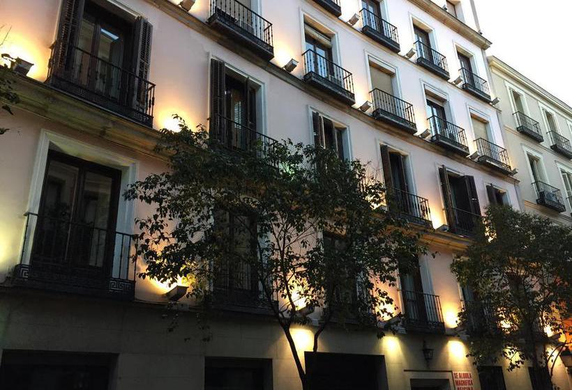 مسافرخانه Ch Otello Rooms I Madrid