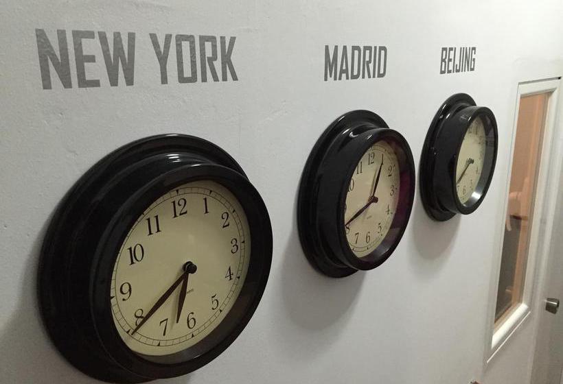 مسافرخانه Ch Otello Rooms I Madrid