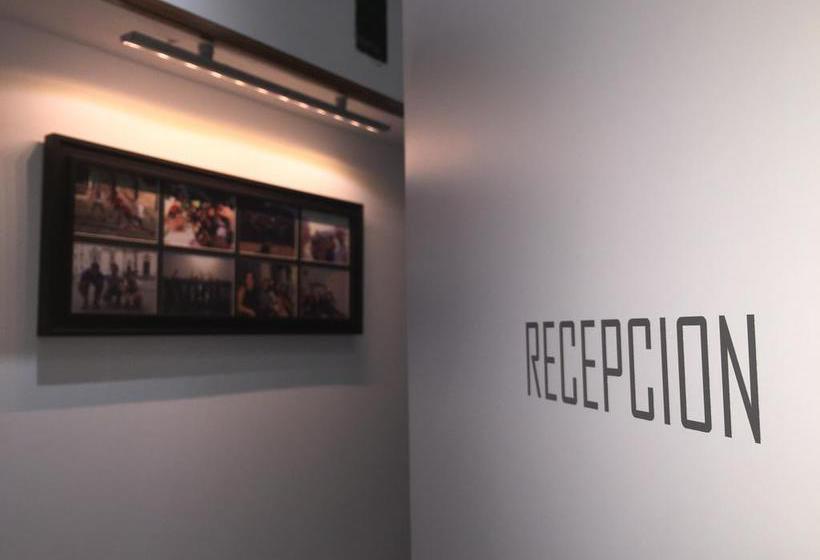 مسافرخانه Ch Otello Rooms I Madrid