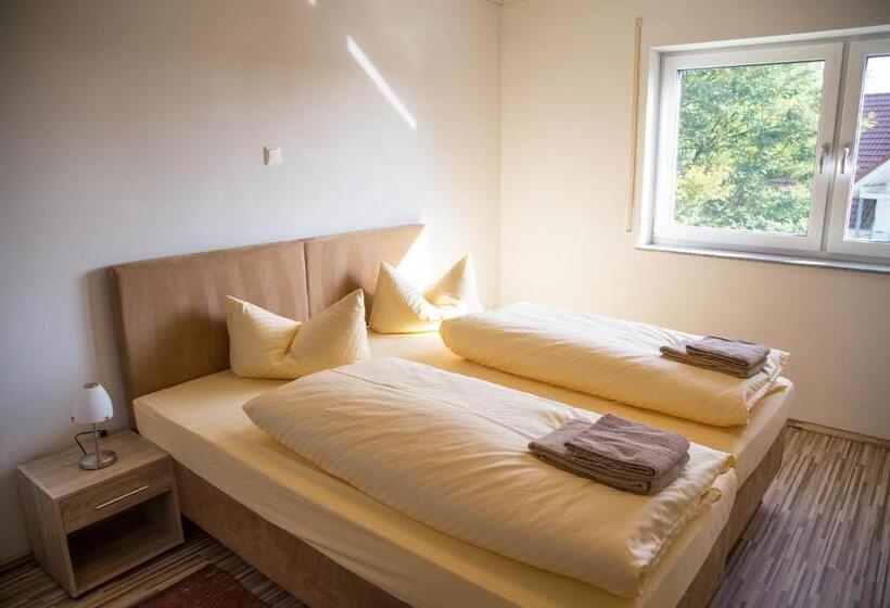 Отель Gastehaus Und Fewo Lamm Garni