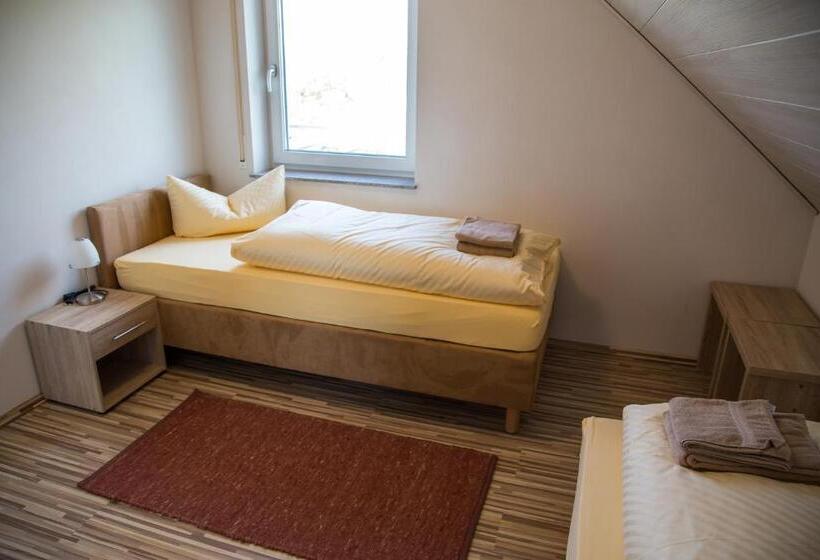 Отель Gastehaus Und Fewo Lamm Garni