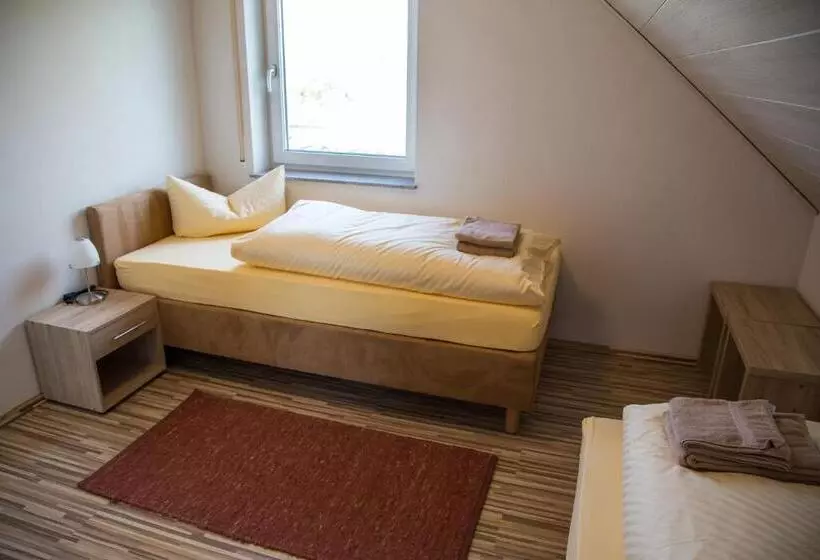 ホテル Gastehaus Und Fewo Lamm Garni