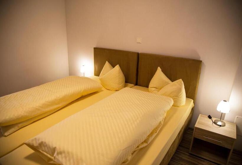 Отель Gastehaus Und Fewo Lamm Garni