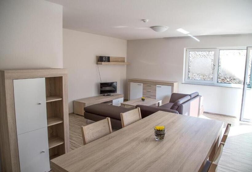 Отель Gastehaus Und Fewo Lamm Garni