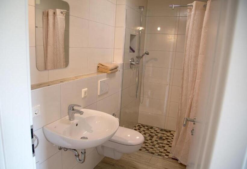 Отель Gastehaus Und Fewo Lamm Garni