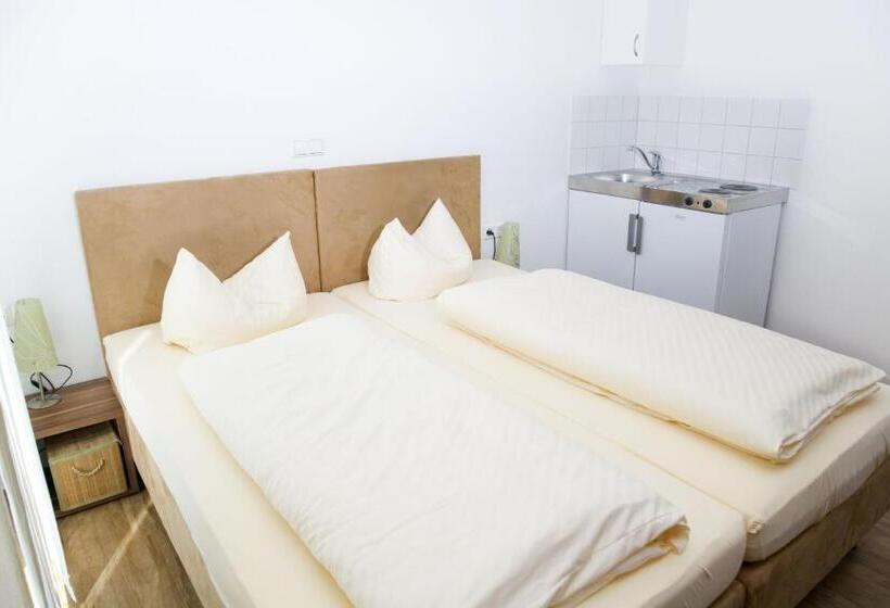 Отель Gastehaus Und Fewo Lamm Garni