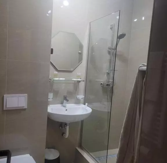 هتل Kreta