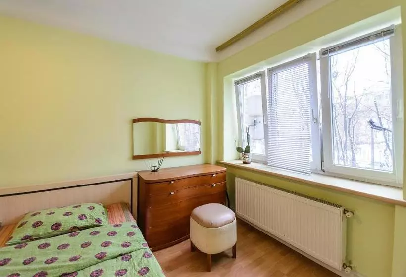 Hotelli Lesi Ukrainki Studio Kiev Apartment