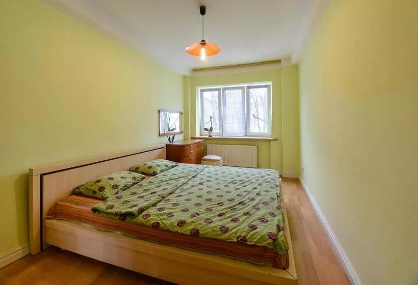 Hotelli Lesi Ukrainki Studio Kiev Apartment