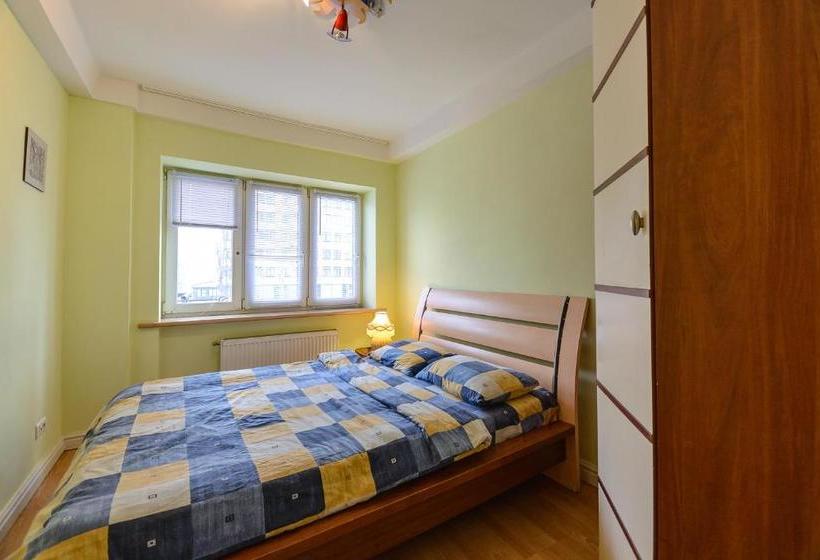 Hotelli Lesi Ukrainki Studio Kiev Apartment