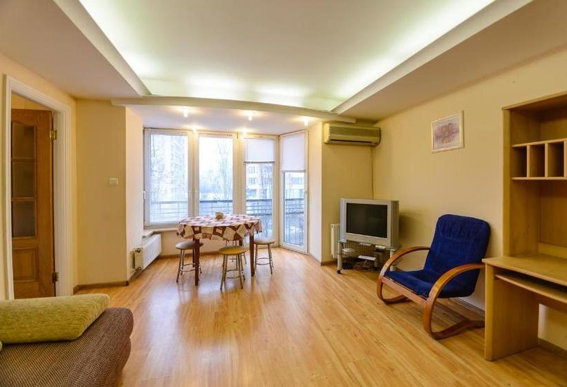 Hotelli Lesi Ukrainki Studio Kiev Apartment