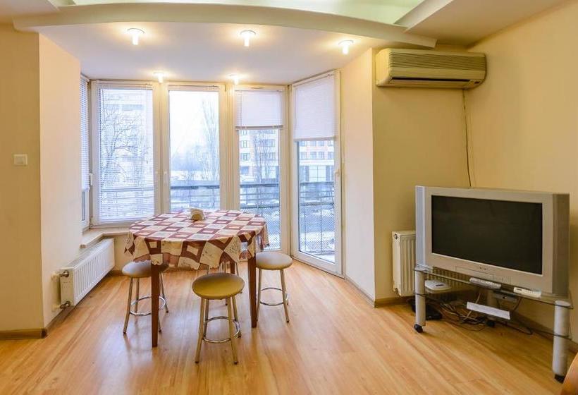 Hotelli Lesi Ukrainki Studio Kiev Apartment