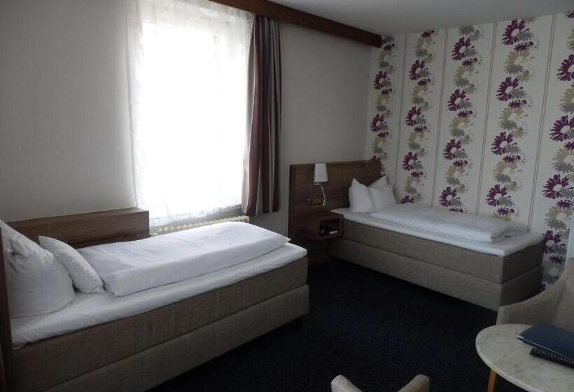 Отель Rheinischer Hof