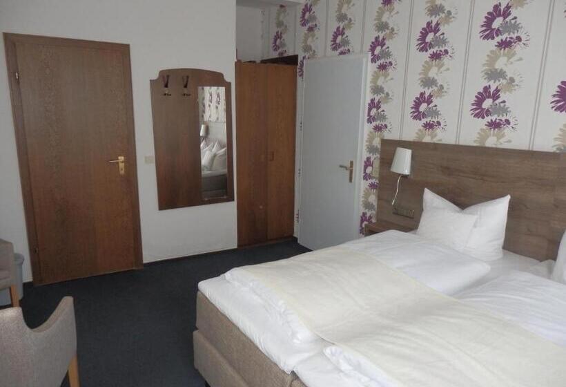 Отель Rheinischer Hof