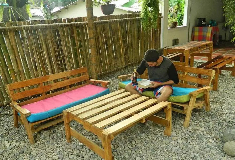 Oasis Hostal