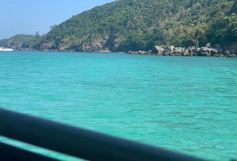 Phi Phi Little Star Resort