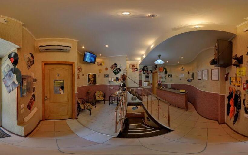 Yellow Unlimited Hotel 4