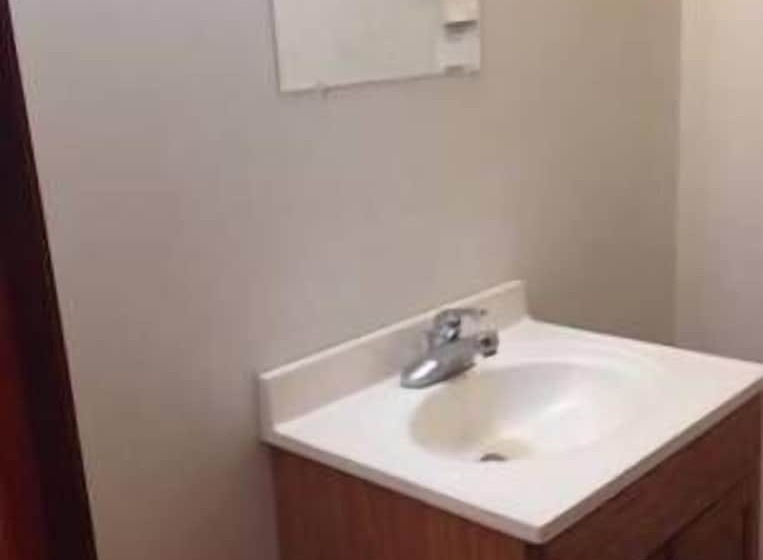 Colonial Village Motel