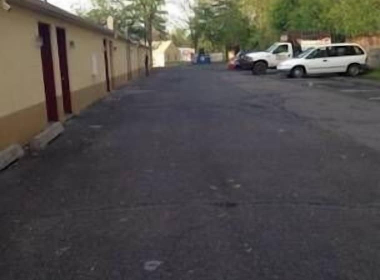 Colonial Village Motel