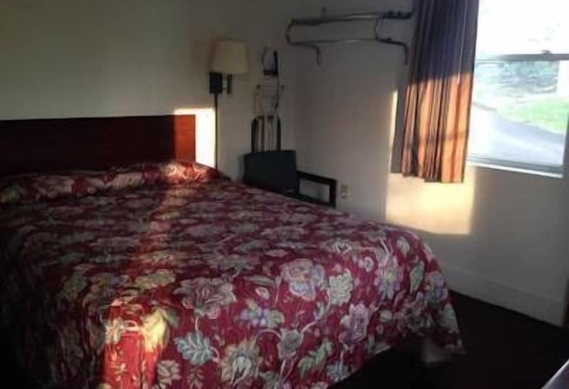 Colonial Village Motel