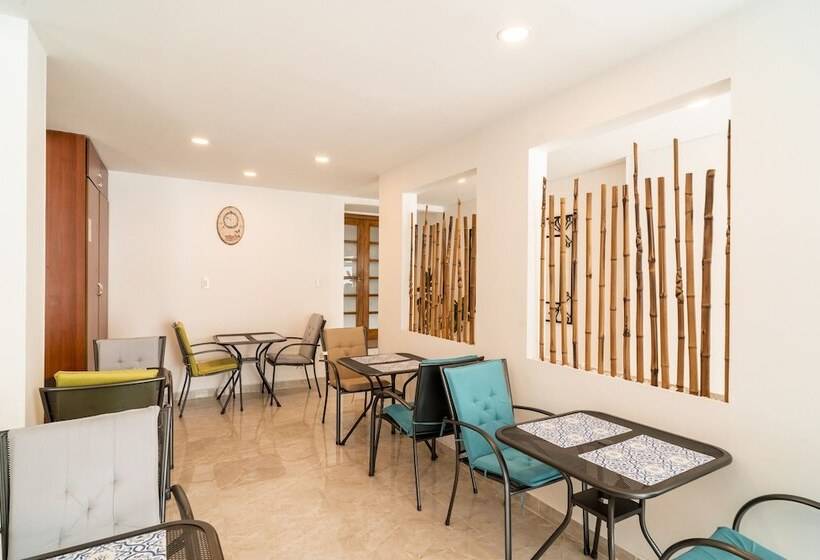 هتل 100 Wonderful House