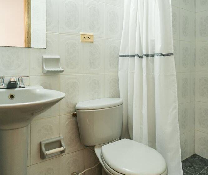 هتل 100 Wonderful House