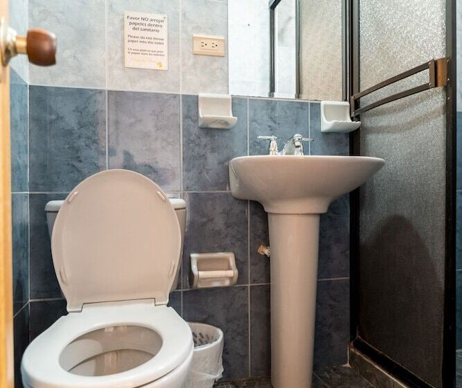 هتل 100 Wonderful House