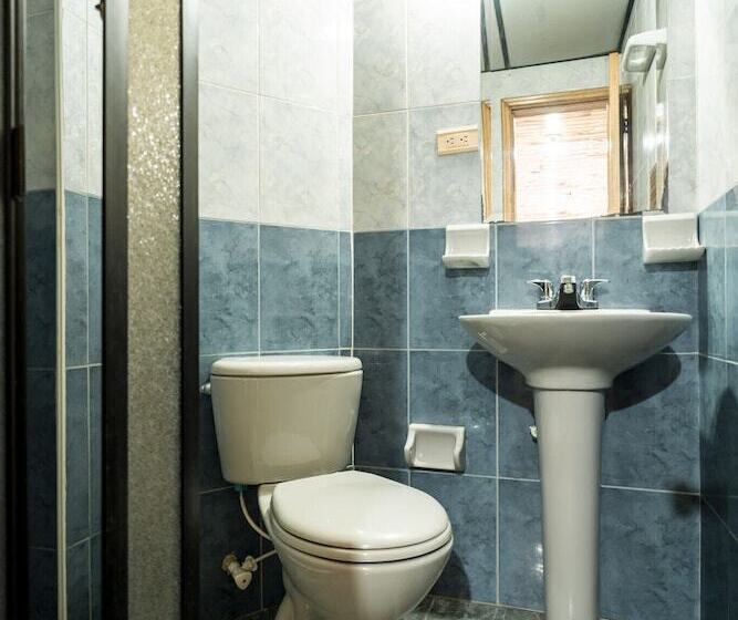 هتل 100 Wonderful House