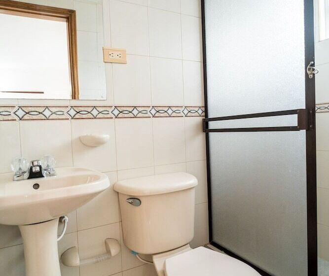 هتل 100 Wonderful House