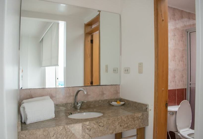 هتل 100 Wonderful House