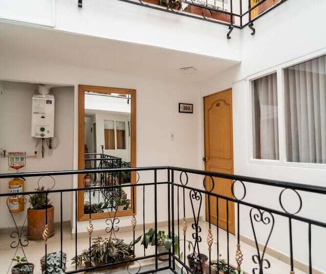 هتل 100 Wonderful House