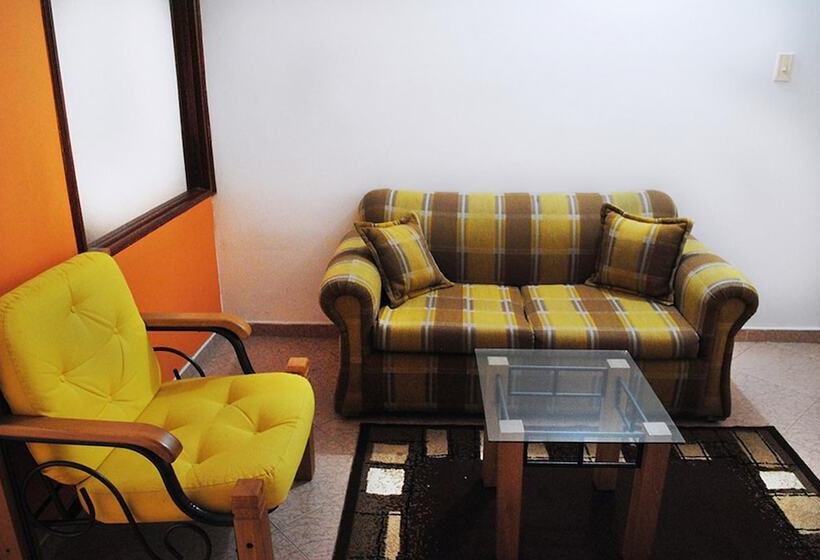 هتل 100 Wonderful House