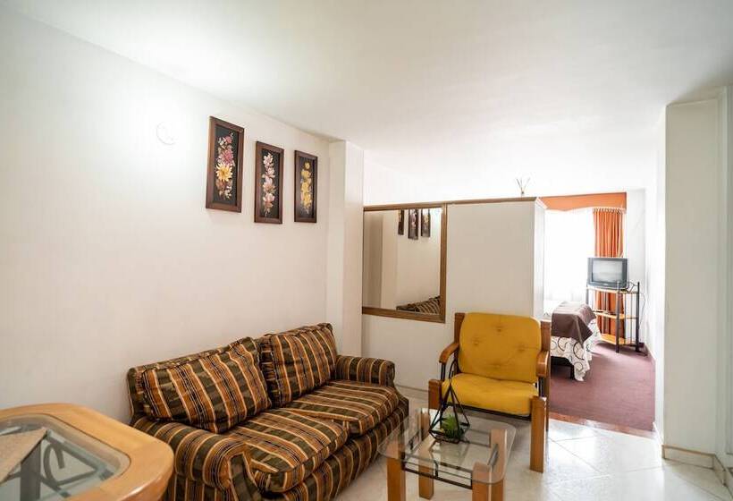 هتل 100 Wonderful House